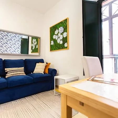 Cheap & Chic In The Center Of 세비야